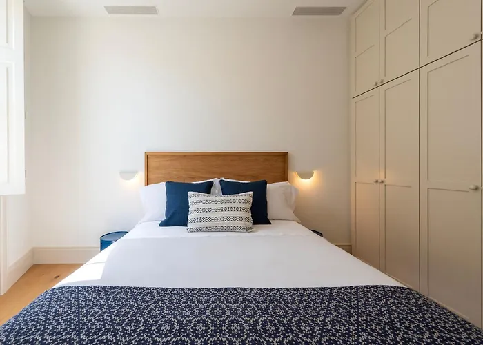 Oceanfront Near Historical Centre *