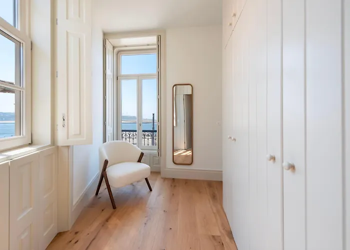 Oceanfront Near Historical Centre Villa Oporto