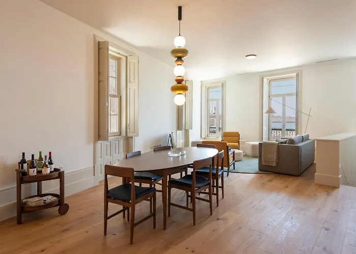 Oceanfront Near Historical Centre Villa Oporto