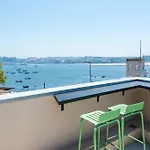 Vila Oceanfront Near Downtown Porto