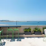 Oceanfront Near Downtown ポルト