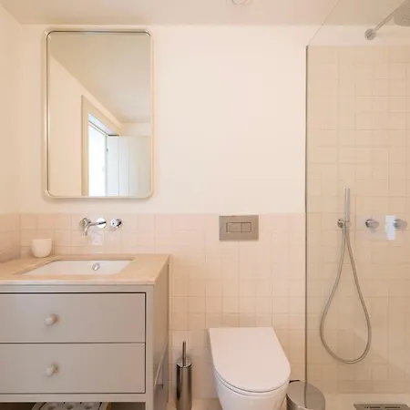 Oceanfront Near Historical Centre Villa Oporto