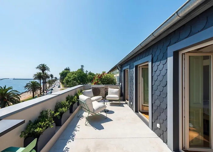 Oceanfront Near Downtown فيلة