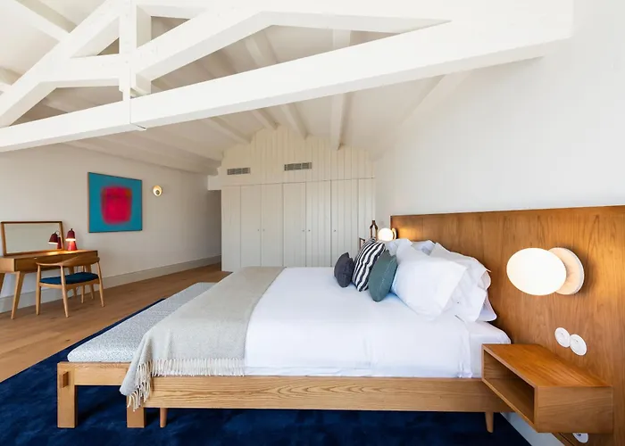 Vila Oceanfront Near Historical Centre