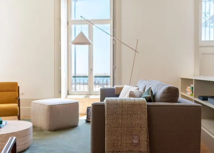 Vila Oceanfront Near Historical Centre *