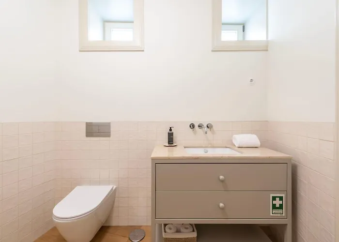 Vila Oceanfront Near Historical Centre