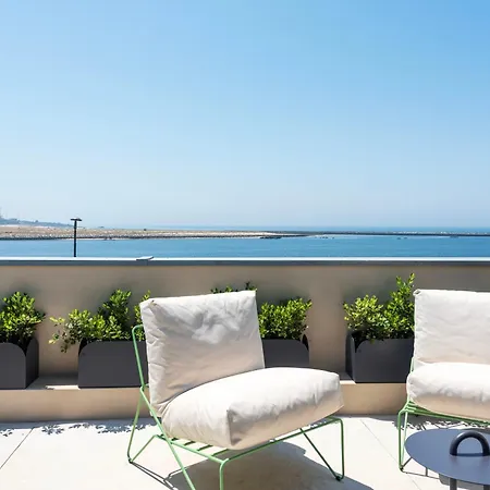 Oceanfront Near Downtown Villa *