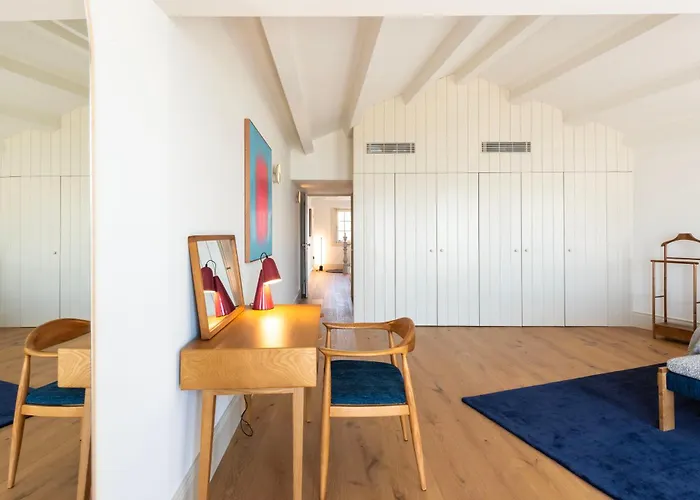 Oceanfront Near Historical Centre *