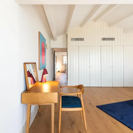 Oceanfront Near Historical Centre *