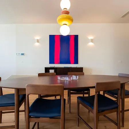 Oceanfront Near Historical Centre *